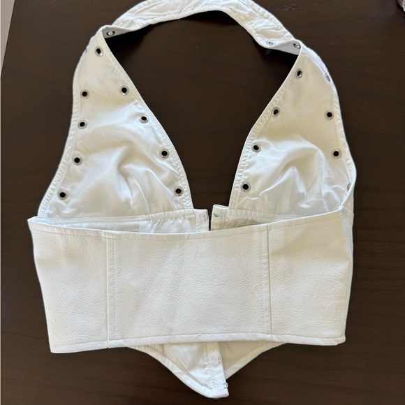 Princess Polly Palladia Jordy Grommet corset Halter Faux Leather Top white US 4 - Picture 4 of 7